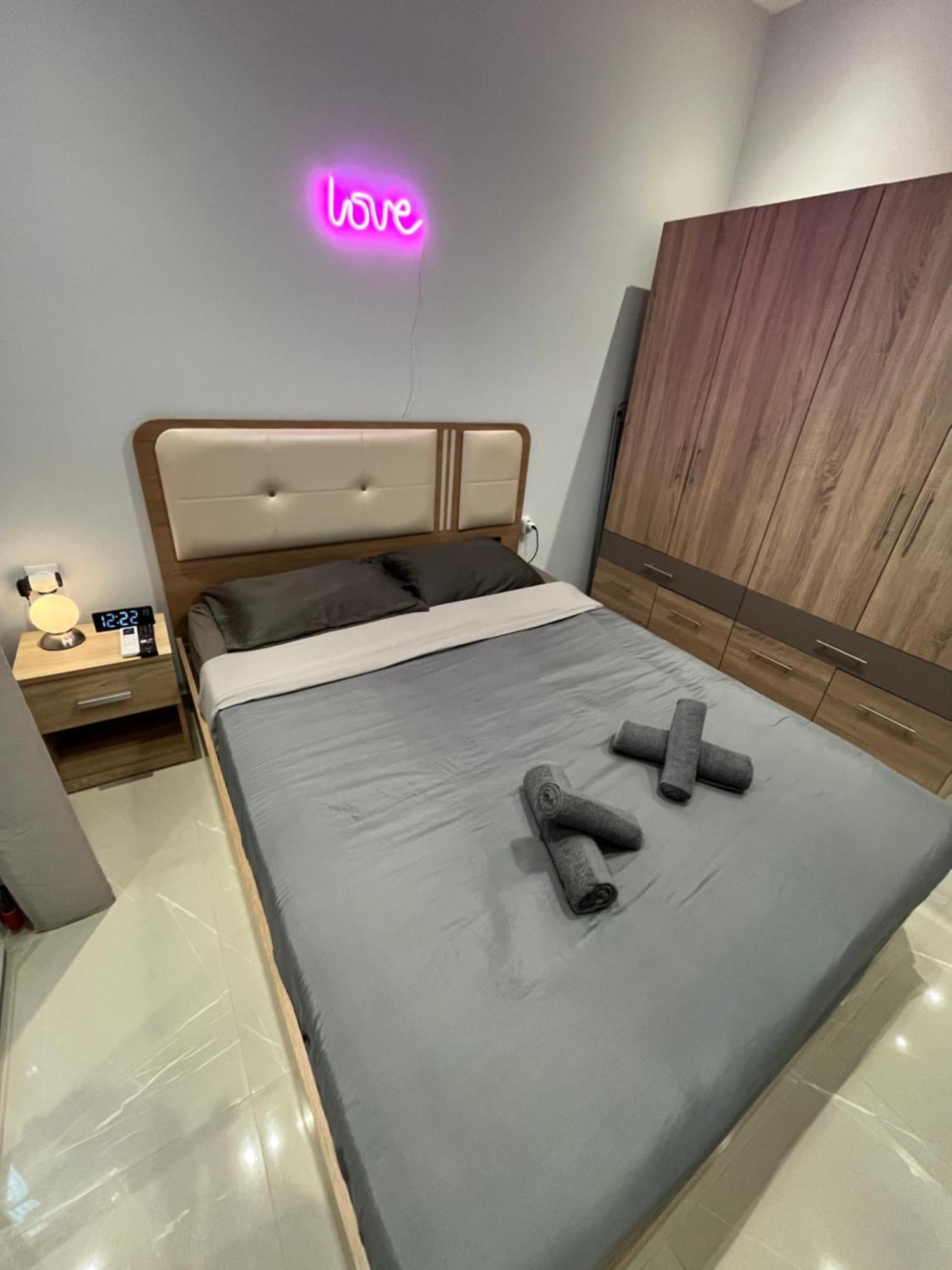 Urban Rotonda Retreat In The City Center! Apartman Szaloniki Kültér fotó